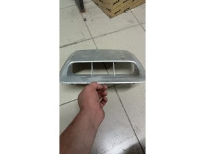 toyota hilux kaput havalandırması