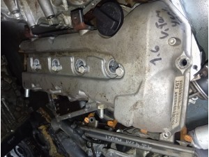 Suzuki Grand Vitara 2017 1.6 benzinli motor üst kapağı  Suzuki Grand Vitara 2017 1.6 benzinli motor üst kapağı