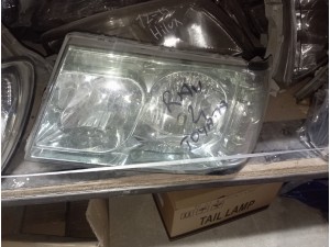 Toyota RAV4 sol çıkma orjinal far