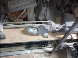 2009 Suzuki Grand Vitara ön cam silgi motoru 