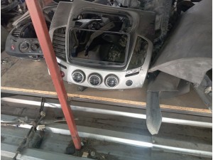 2012 Mitsubishi L200 göğüs kontrol paneli çerçevesi gri renk te