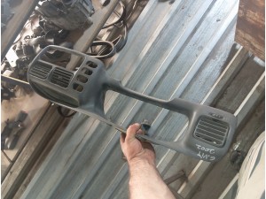 2002 Suzuki Grand Vitara göğüs saati üst şapkası 