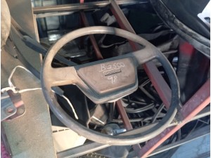 Mazda B2500 direksiyon simidi ve kapağı 