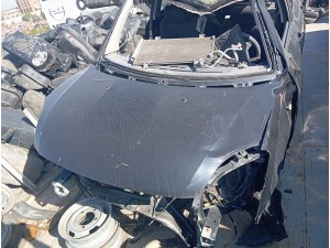 Suzuki swift ön kaput 