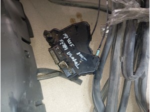 2008 Toyota Hilux sağ ön kapı kilidi 