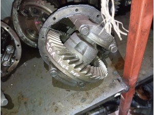 Isuzu TFR küçük kafa arka diferansiyel 