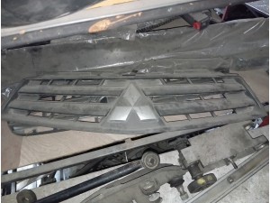 Mitsubishi L200 Euro 4 ön panjur 