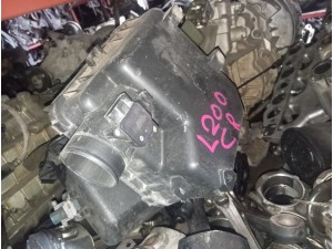 Mitsubishi L200 CR hava filtre kutusu üst kapağı 