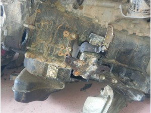 2011 Toyota Hilux sol motor kulağı 