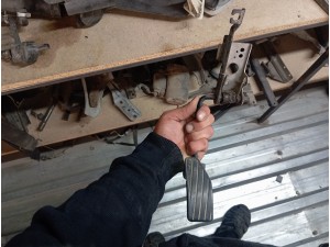 2004 Suzuki Grand Vitara gaz pedalı 