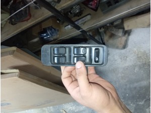 2001 Mitsubishi L200 sol ön dörtlü cam düğmesi 