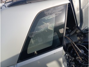 2010 Suzuki Grand Vitara sağ arka kelebek camı 