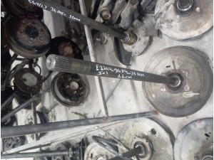 Mazda E2200 sol arka aks