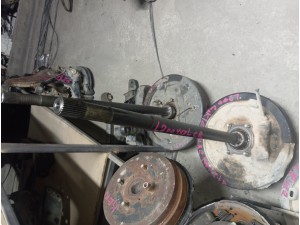 Mitsubishi L200 CR 4x2  sol arka aks 