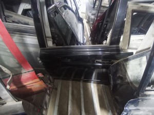 Ssangyong actyon sol arka siyah kapı 