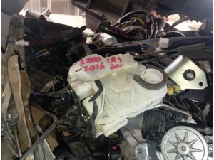 2016 Mitsubishi L200 sağ ön kapı kilidi 