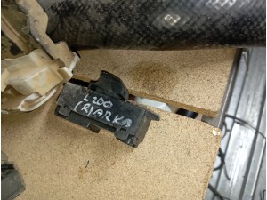 2016 Mitsubishi L200 sol cam açma düğmesi 