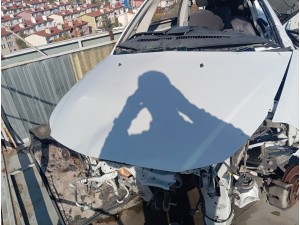 2013 Suzuki SX4 ön kaput 