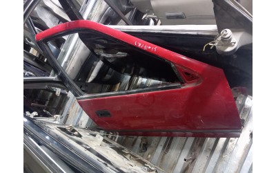 1993 Suzuki swift sağ ön hatasız dolu kapı  1993 Suzuki swift sağ ön hatasız dolu kapı