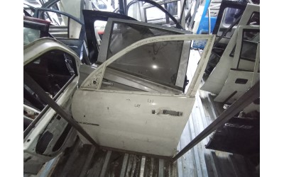 2012 ssangyong Rexton sol ön boş hatasız kapı  2012 ssangyong Rexton sol ön boş hatasız kapı