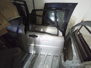 2004 Suzuki Grand Vitara sağ ön dolu hatasız kapı  2004 Suzuki Grand Vitara sağ ön dolu hatasız kapı