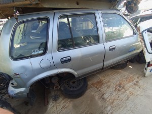 2001 Kia Sportage sağ arka dolu hatasız kapı 