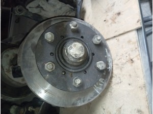 Kia Bongo 2500 sağ ön taşıyıcı 