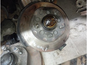 Mitsubishi L300 sağ ön taşıyıcı 