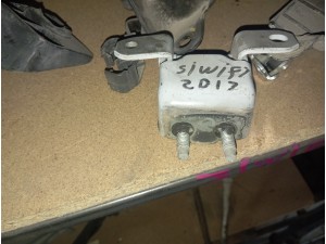 2012 swift K12 kapı menteşesi 