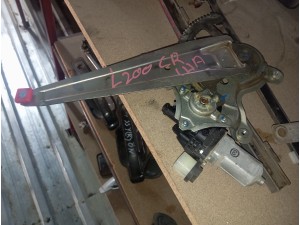 Mitsubishi L200 CR sol arka cam kirkosu 