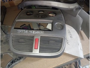 Tata Xenon klima üflemeleri ve Teyp çerçevesi