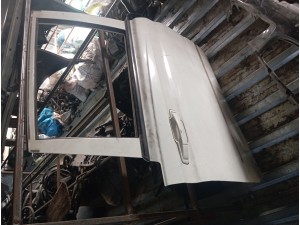 Ssangyong korando actyon sağ arka beyaz hatasız dolu kapı 