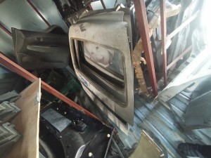 Mazda 2200 bagaj kapağı ufak hasarlı 