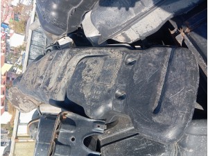 Toyota Hilux 2.5 motor yakıt deposu 