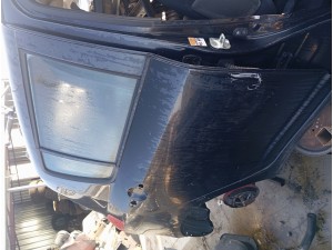 2007 Suzuki swift sağ arka dolu boş olmak üzere hatasız kapı 