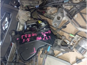 2009 Daihatsu terios sol ön kapı kilidi 