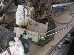 2008 Ford Ranger Mazda BT 50 sol ön kapı kilidi 