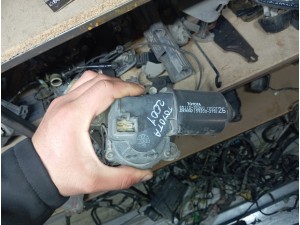 2001 Toyota Hilux ön cam silgi motoru 