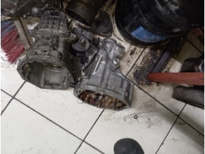 Hyundai H100 şanzıman arka kutusu 