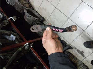 Tata Xenon Euro 5 turbo alt destek demiri 