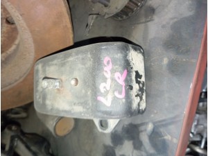 Mitsubishi L200 CR yan motor kulağı 