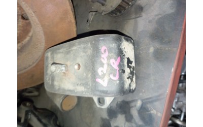 Mitsubishi L200 CR yan motor kulağı 