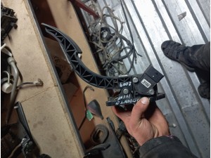 2009 Kia Sorento gaz pedalı elektrik li