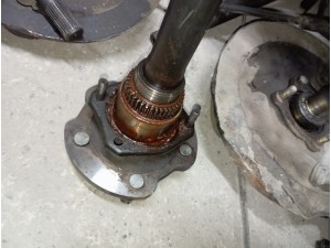 Suzuki XL7 sağ arka ABS li çıkma orjinal aks 