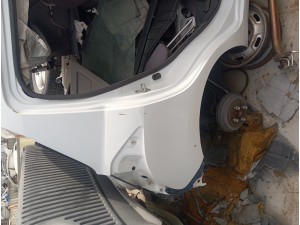 2013 Suzuki swift sağ arka hatasız beyaz renkte çamurluk 