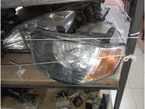 2009 Mitsubishi L200 sol içi siyah sarı sinyalli çıkma orjinal far