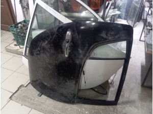 2008/2015 Mitsubishi L200 sağ arka siyah ve Beyaz çıkma orjinal dolu kapı 