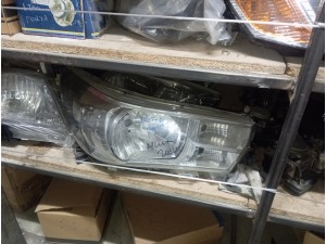 2011 Toyota Hilux çıkma ve sıfır orjinal sağ far