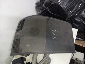 Suzuki SX4 göğüs üst cebi