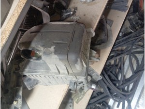 Mitsubishi 2008/2015 Mitsubishi L200 çıkma orjinal hava filtre kutusu 